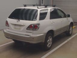 2001 Toyota Harrier