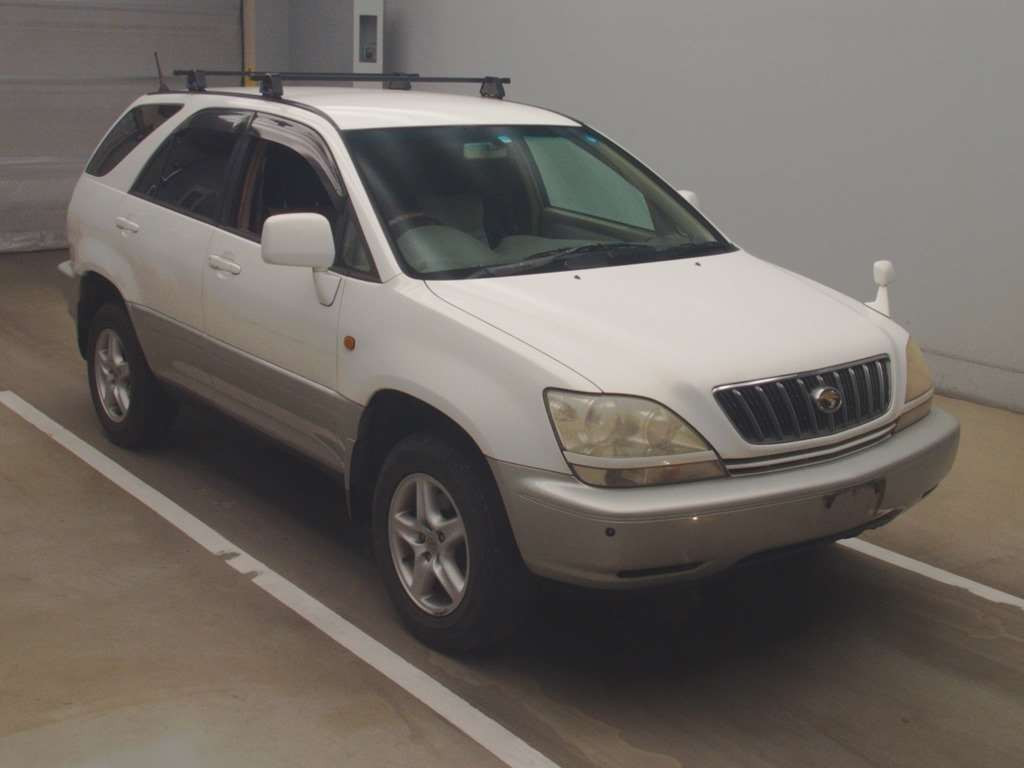 2001 Toyota Harrier MCU15W[2]