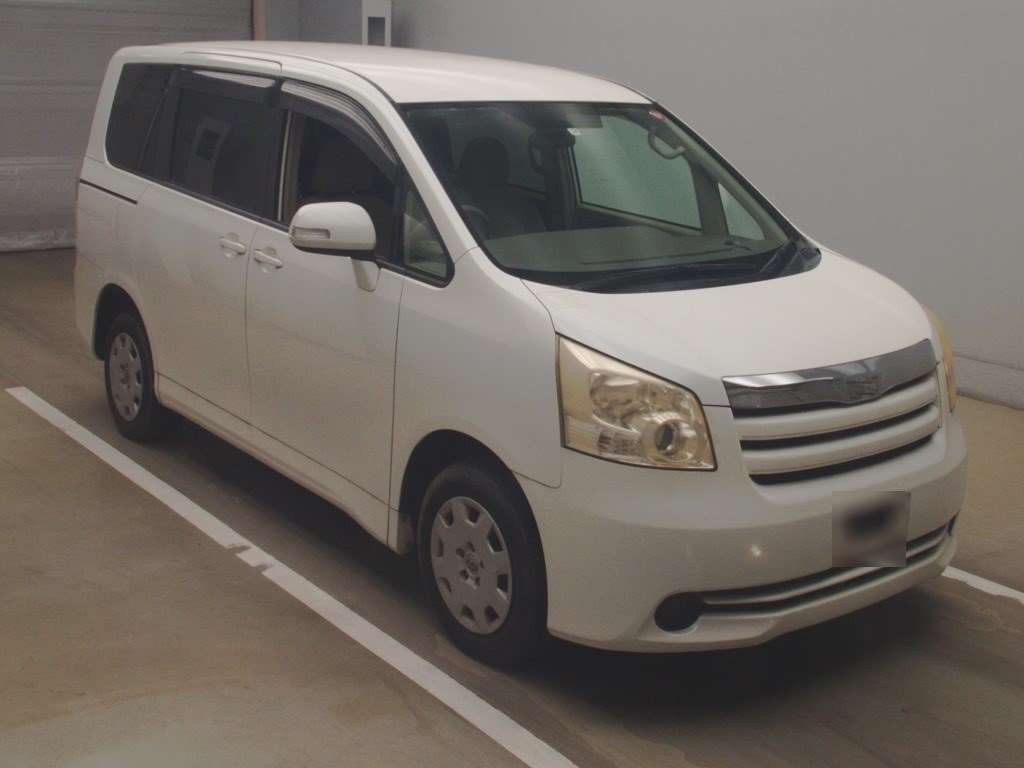 2007 Toyota Noah ZRR75G[2]