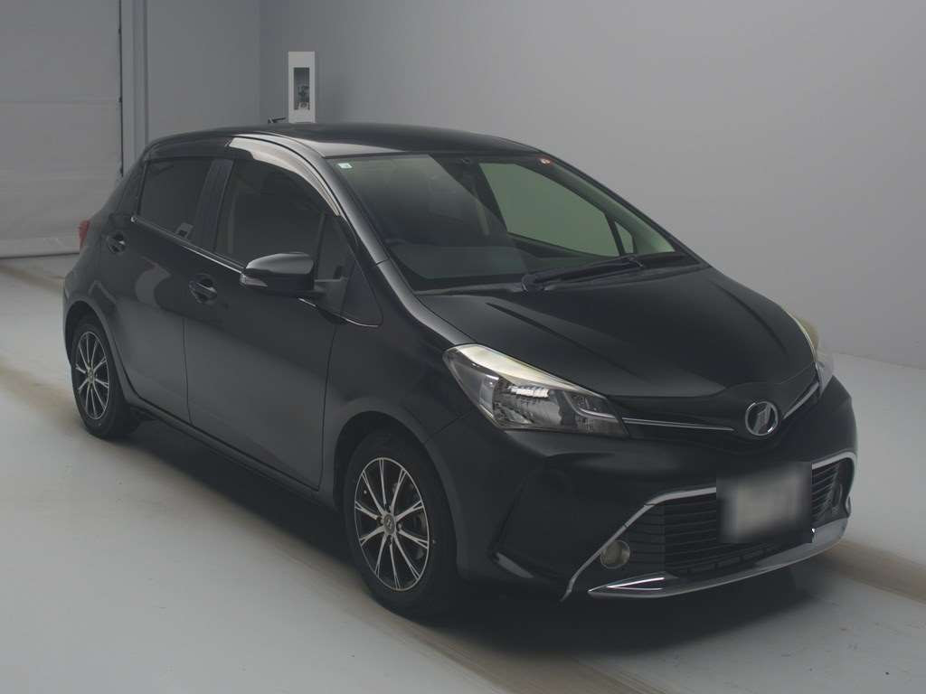 2014 Toyota Vitz NSP130[2]