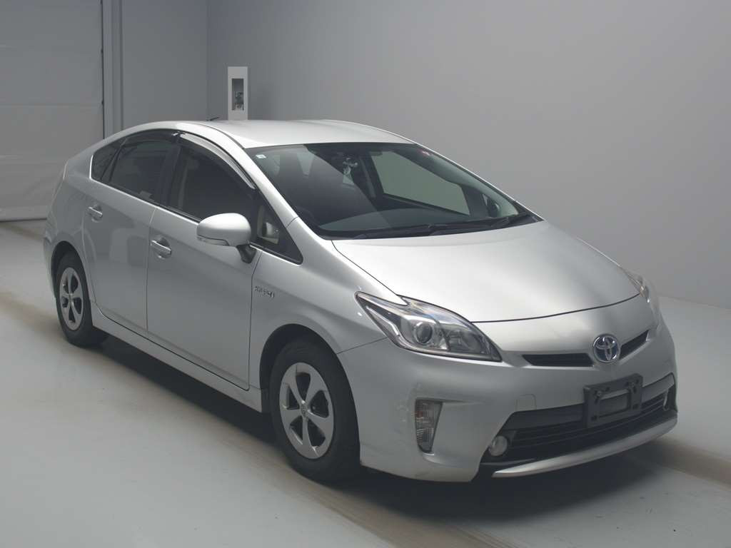 2012 Toyota Prius ZVW30[2]