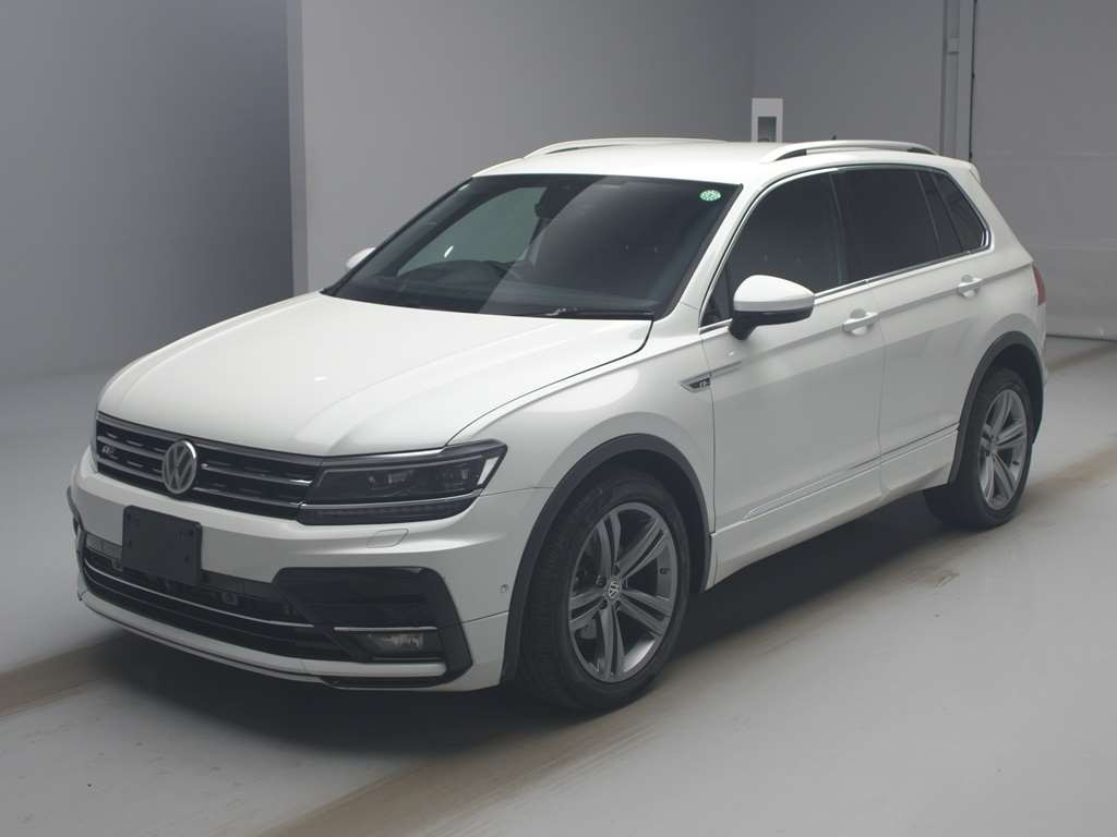 2019 Volkswagen Tiguan 5NDFGF[0]