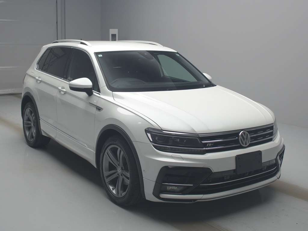 2019 Volkswagen Tiguan 5NDFGF[2]