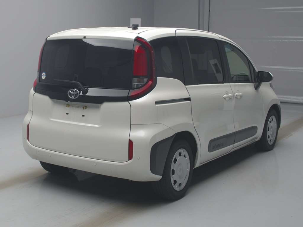 2022 Toyota Sienta MXPC10G[1]