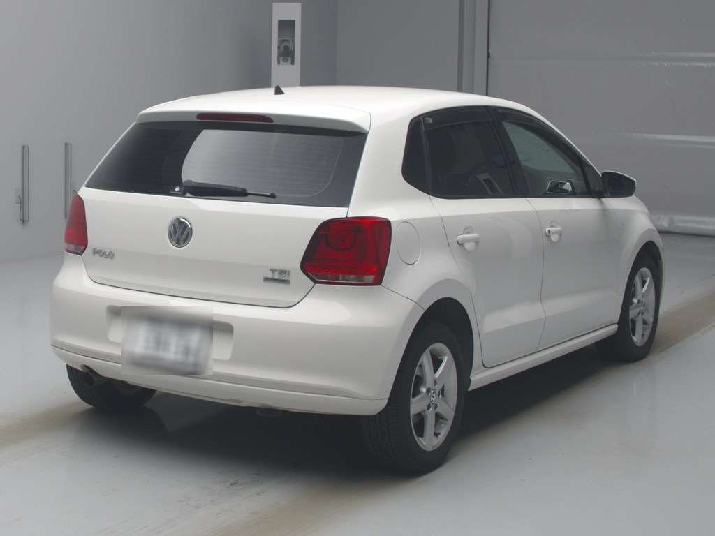 2013 Volkswagen Polo 6RCBZ[1]