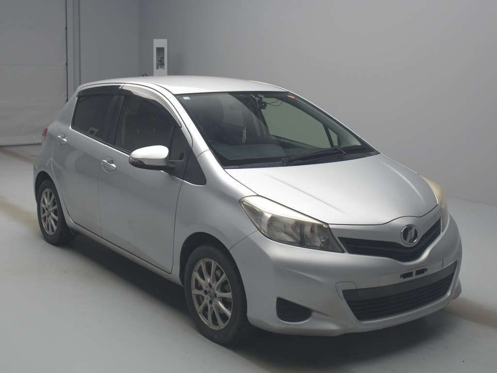 2012 Toyota Vitz NSP130[2]