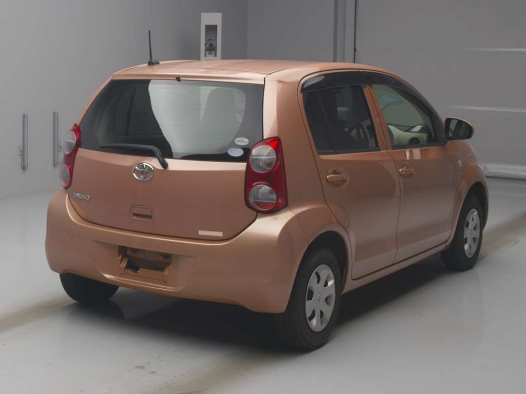 2012 Toyota Passo KGC30[1]