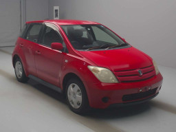 2003 Toyota IST