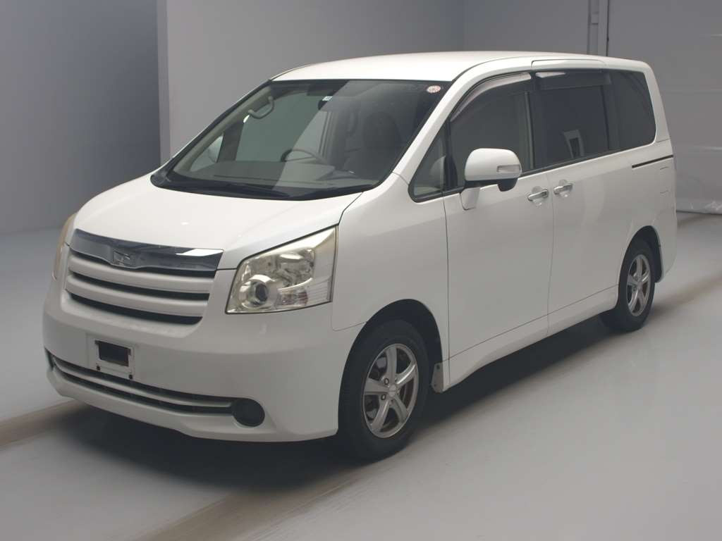 2009 Toyota Noah ZRR70G[0]