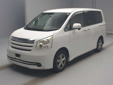 2009 Toyota Noah