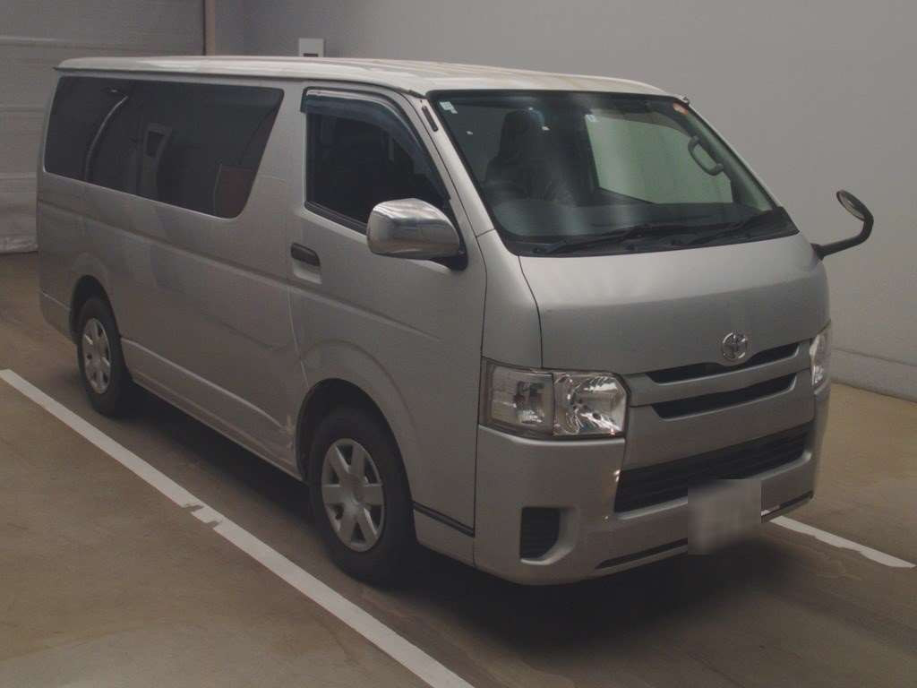 2015 Toyota Regiusace Van KDH201V[2]