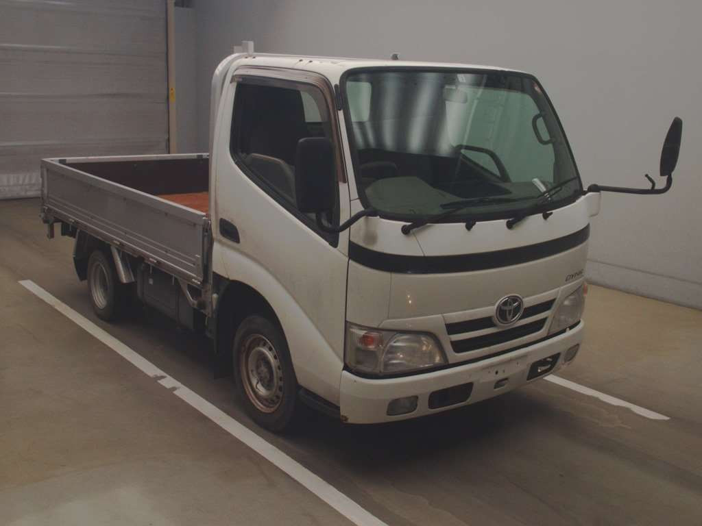 2009 Toyota Dyna Truck TRY220[2]