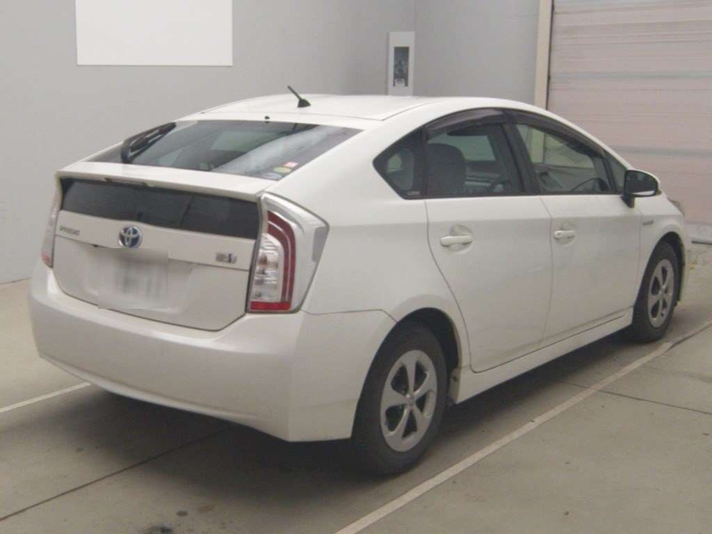 2014 Toyota Prius ZVW30[1]