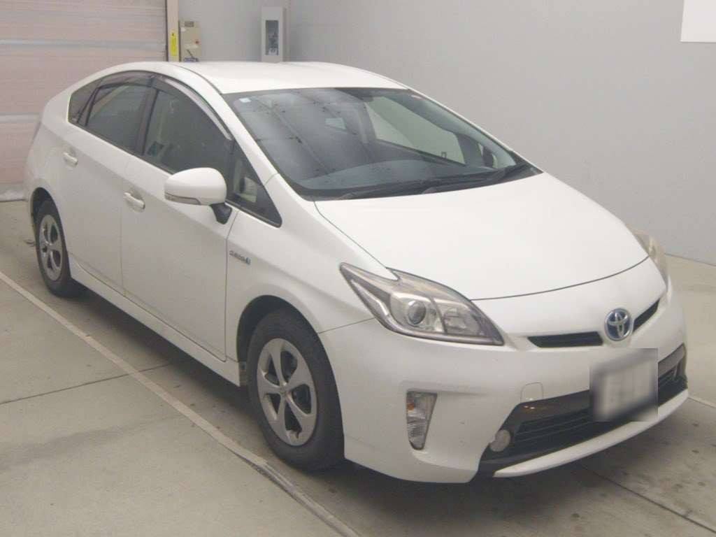 2014 Toyota Prius ZVW30[2]