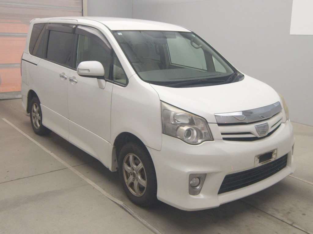 2012 Toyota Noah ZRR75W[2]