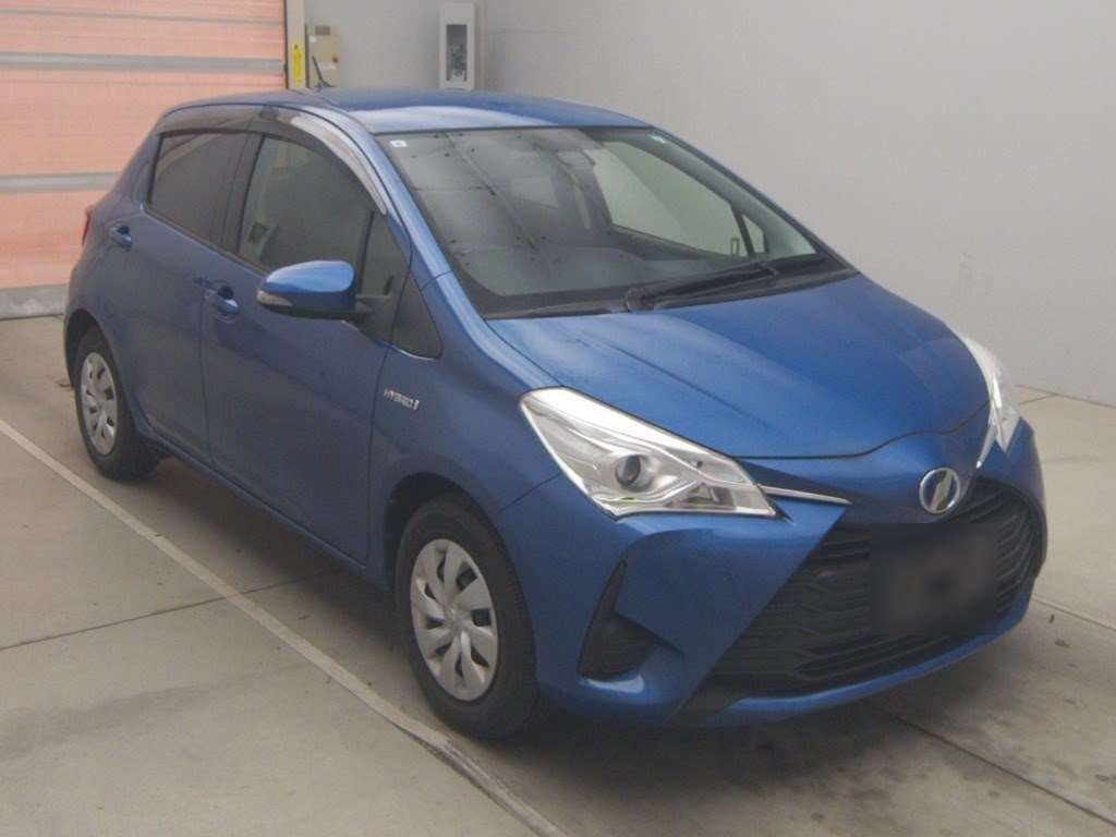 2017 Toyota Vitz NHP130[2]