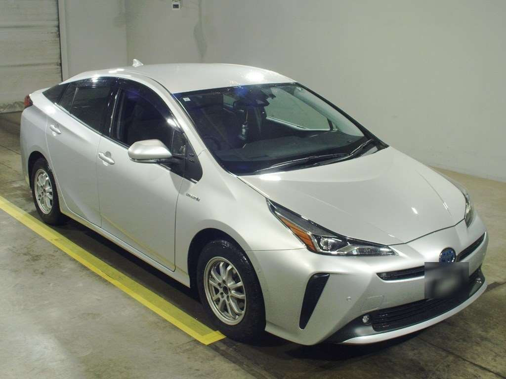 2019 Toyota Prius ZVW55[2]