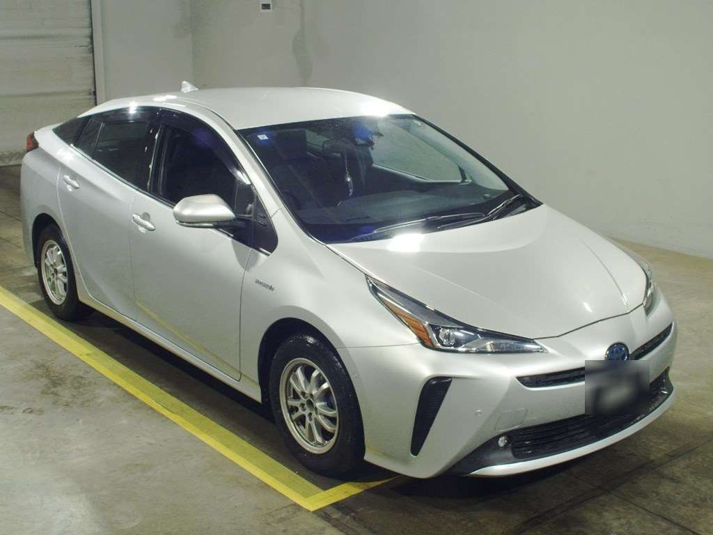 2019 Toyota Prius ZVW55[2]