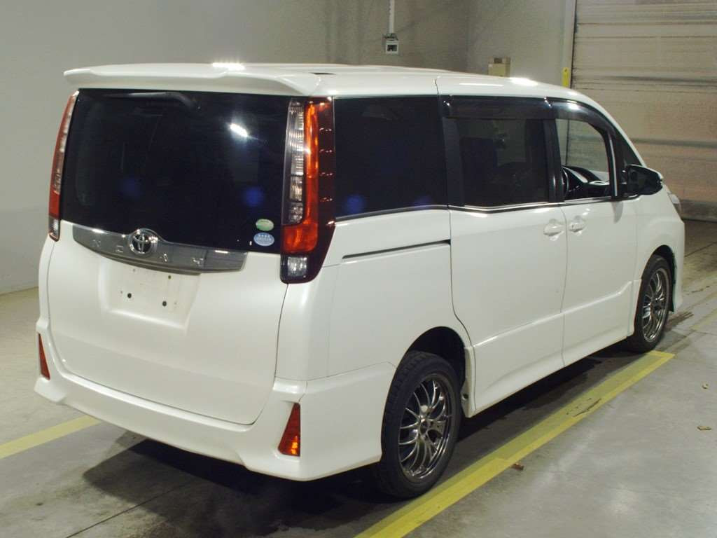 2014 Toyota Noah ZRR85W[1]