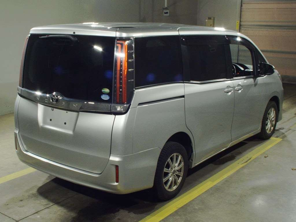 2017 Toyota Noah ZRR85G[1]