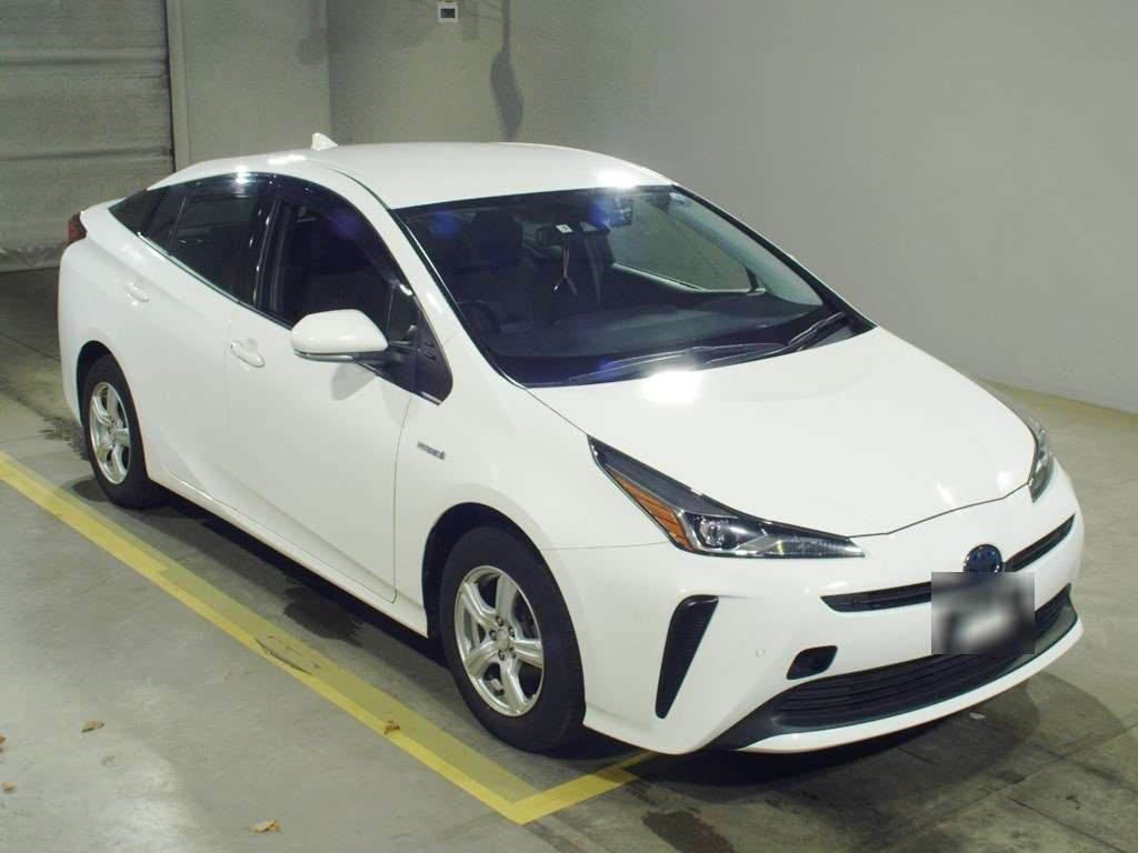 2019 Toyota Prius ZVW55[2]