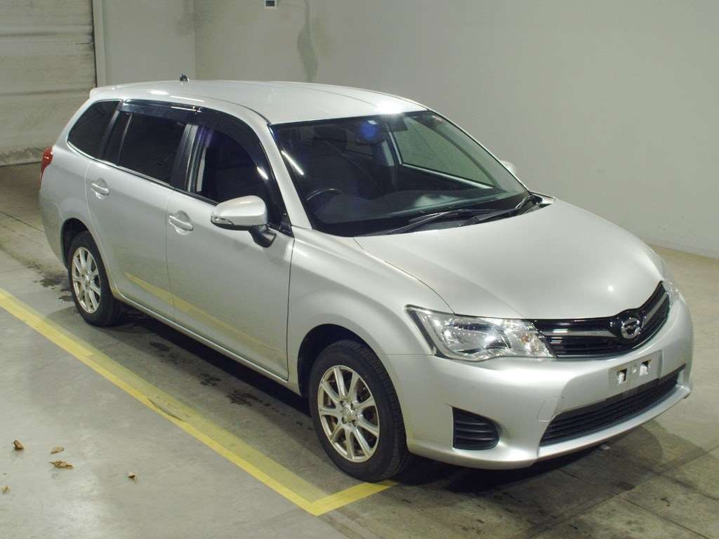 2013 Toyota Corolla Fielder NZE164G[2]