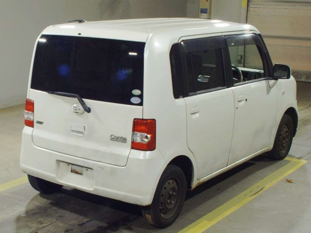 2011 Daihatsu Move Conte L585S[1]