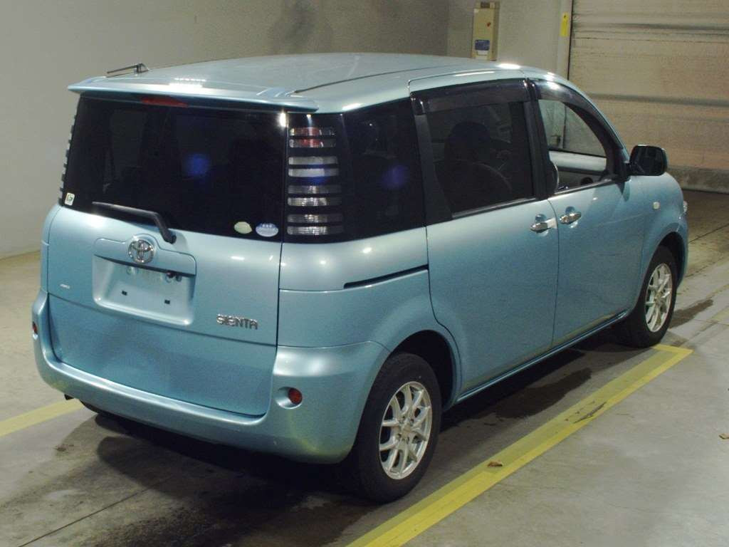 2005 Toyota Sienta NCP85G[1]