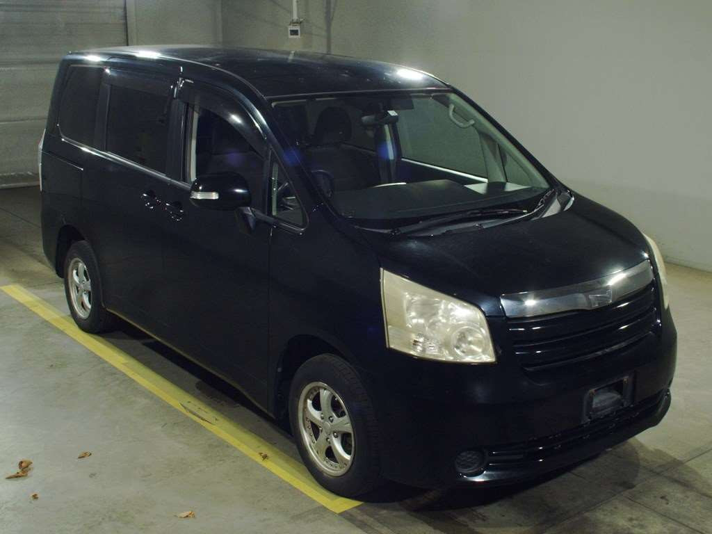 2008 Toyota Noah ZRR75G[2]