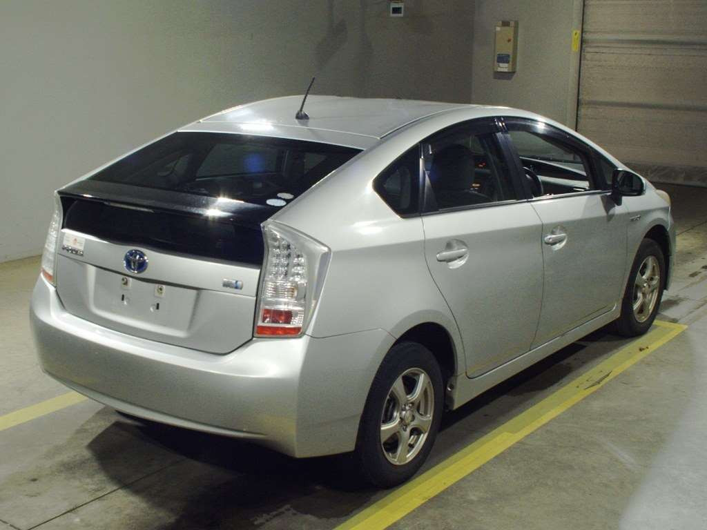 2010 Toyota Prius ZVW30[1]