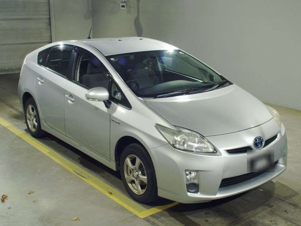 2010 Toyota Prius ZVW30[2]