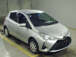 2017 Toyota Vitz