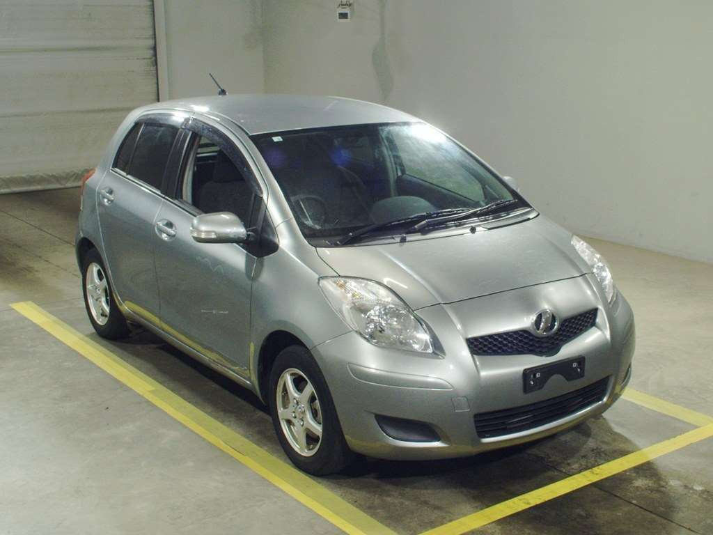 2010 Toyota Vitz KSP90[2]