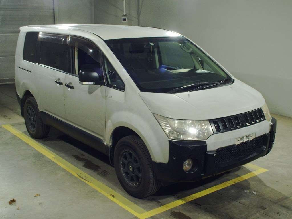 2008 Mitsubishi Delica D5 CV5W[2]