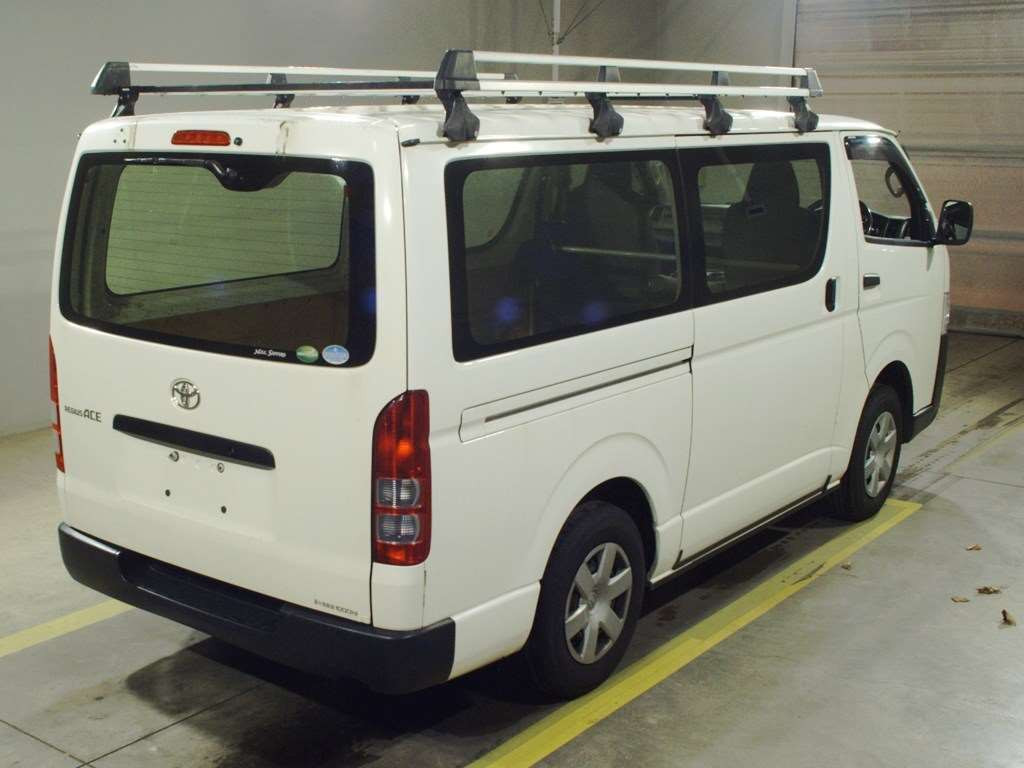 2018 Toyota Regiusace Van GDH206V[1]