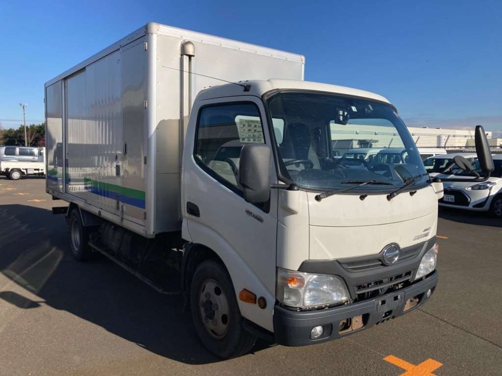 2016 Hino DUTRO XZU695M[2]