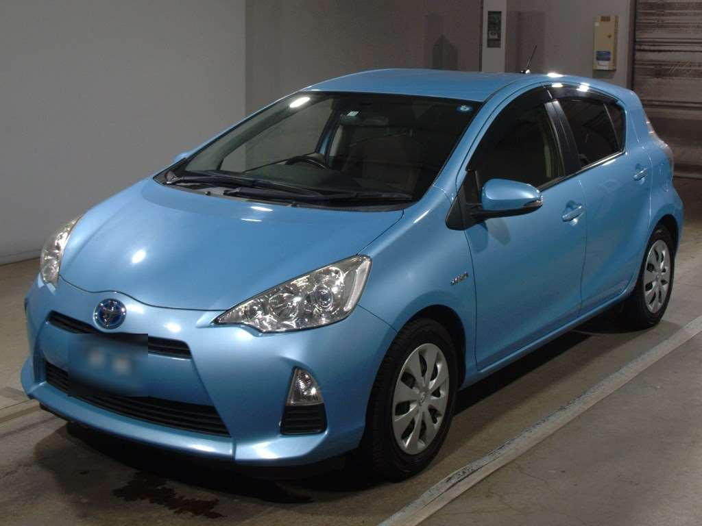 2013 Toyota Aqua NHP10[0]