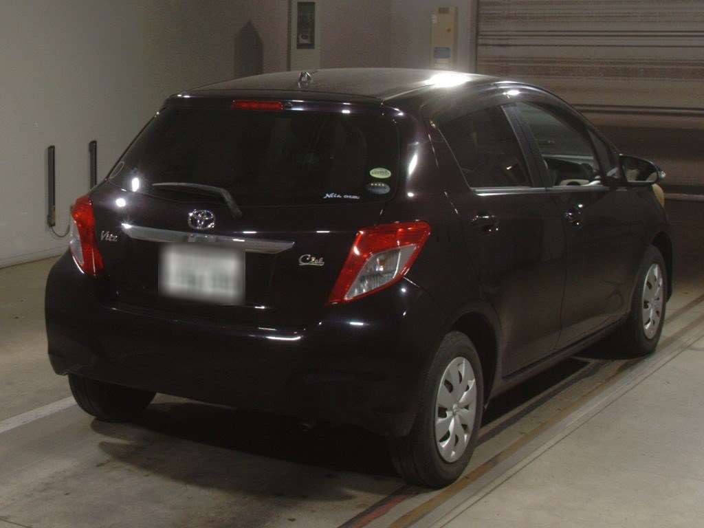 2013 Toyota Vitz KSP130[1]