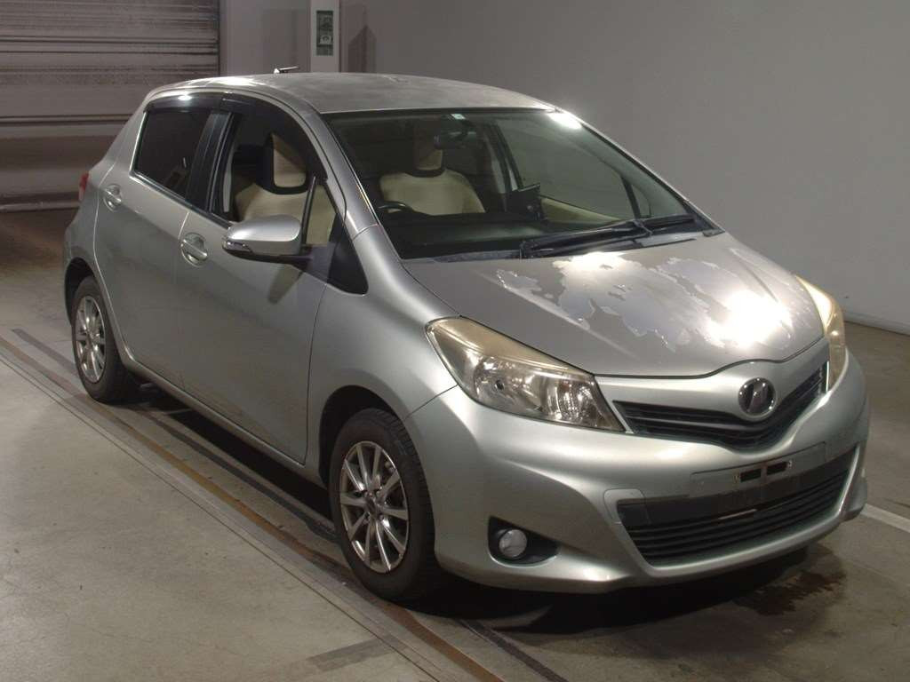 2012 Toyota Vitz KSP130[2]