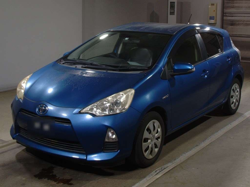 2013 Toyota Aqua NHP10[0]