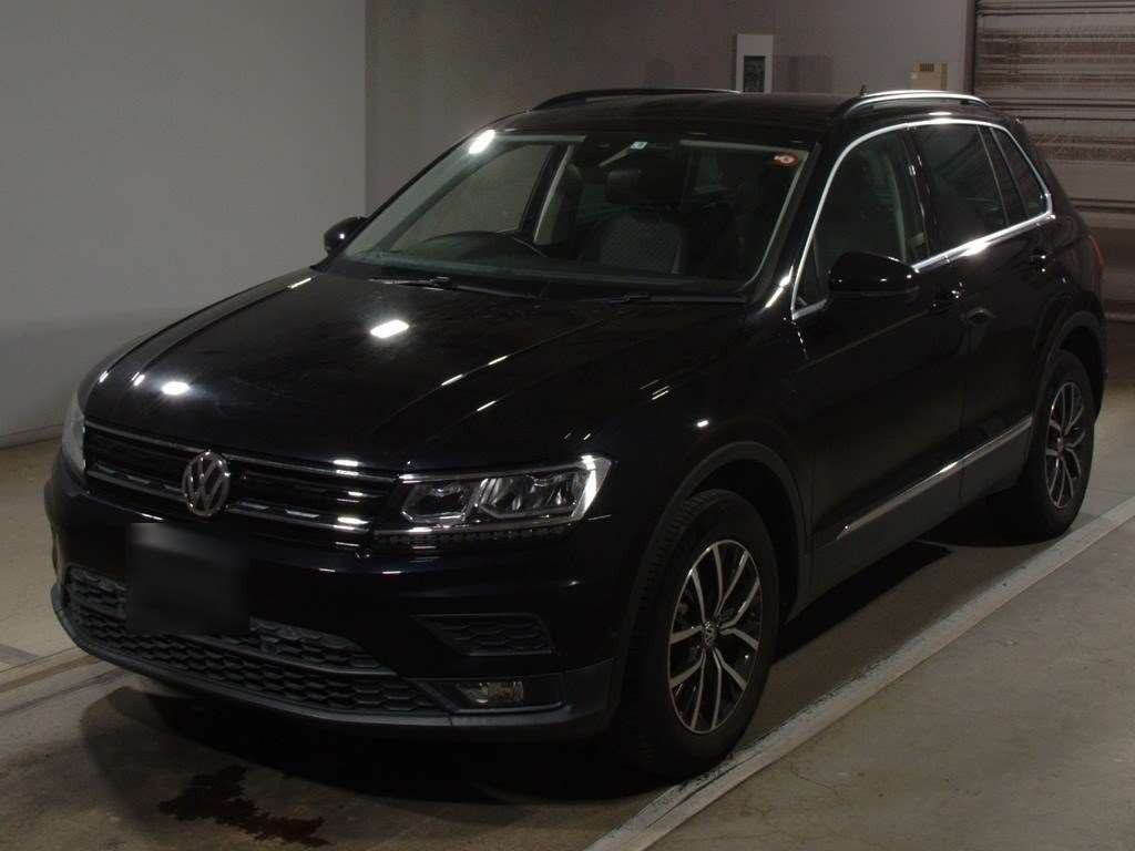 2019 Volkswagen Tiguan 5NDFGF[0]