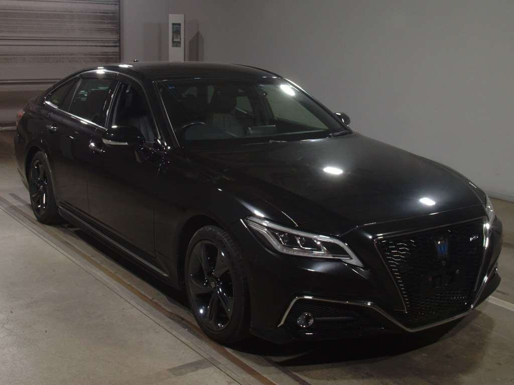 2020 Toyota Crown Hybrid AZSH20[2]