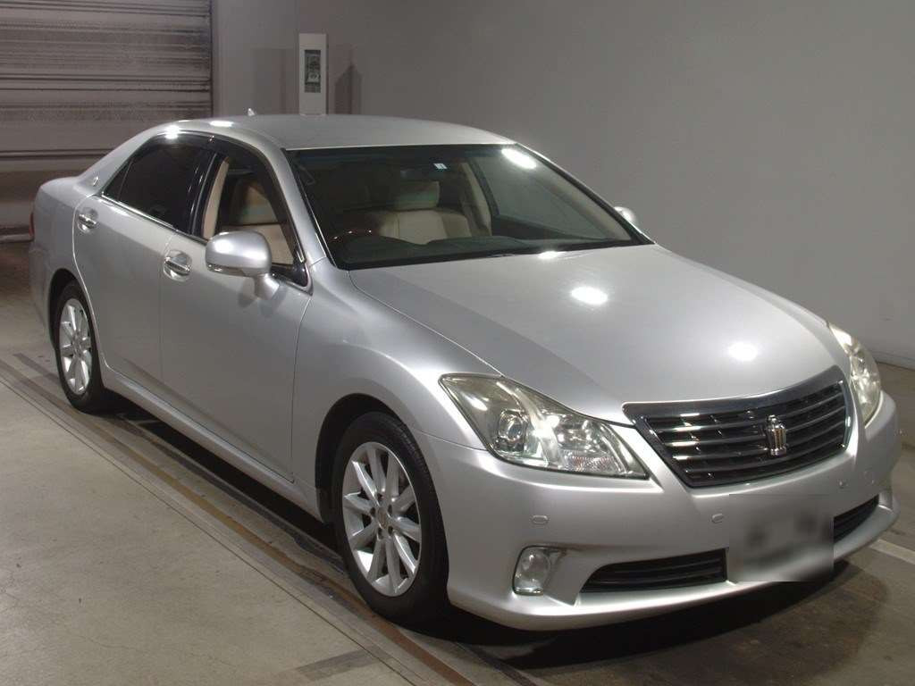 2012 Toyota Crown GRS200[2]