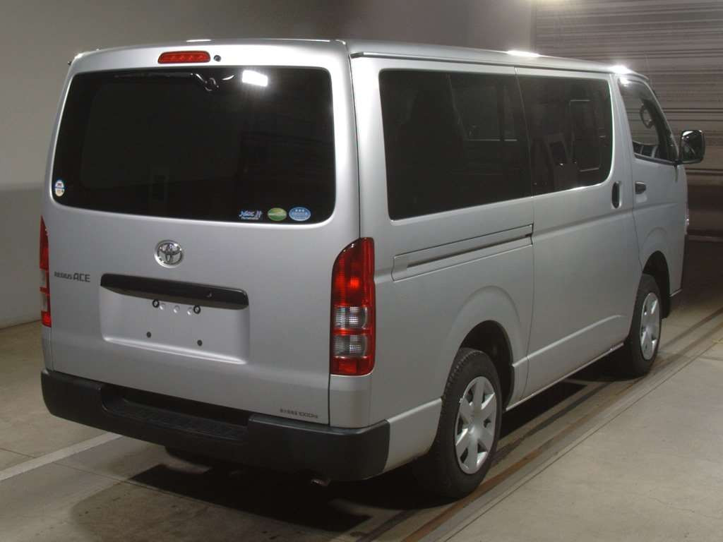 2019 Toyota Regiusace Van TRH200V[1]