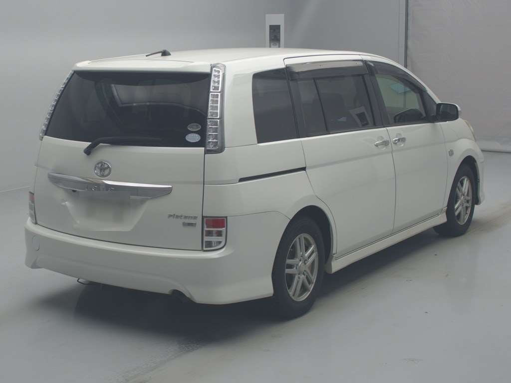 2011 Toyota Isis ZGM10W[1]