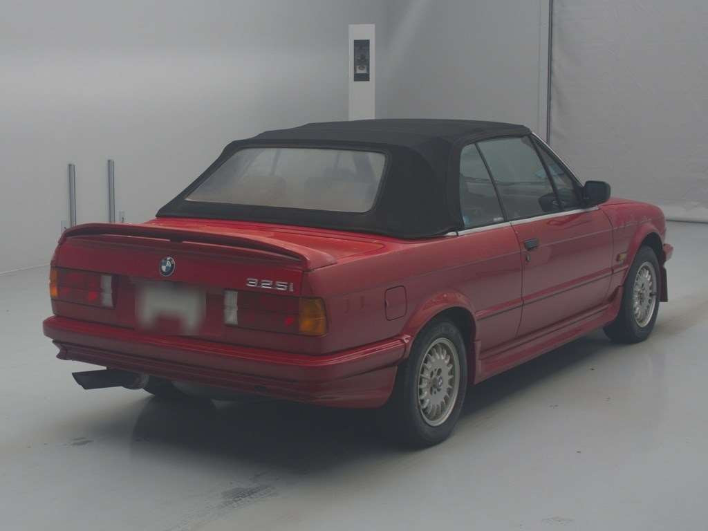 1988 BMW 3 Series B25[1]