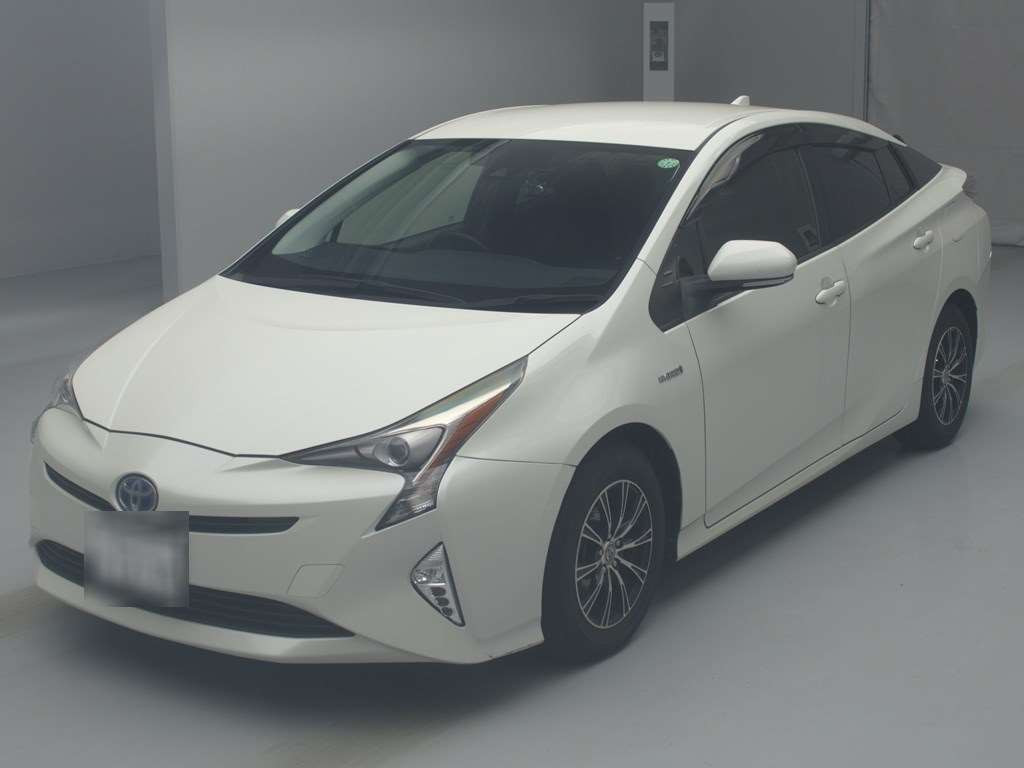 2016 Toyota Prius ZVW50[0]