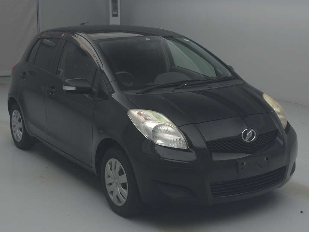 2010 Toyota Vitz SCP90[2]