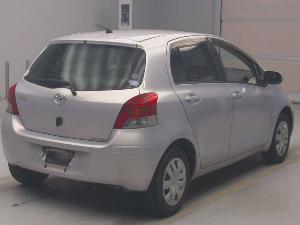 2009 Toyota Vitz SCP90[1]