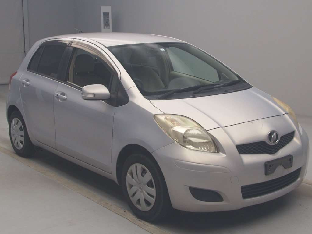 2009 Toyota Vitz SCP90[2]